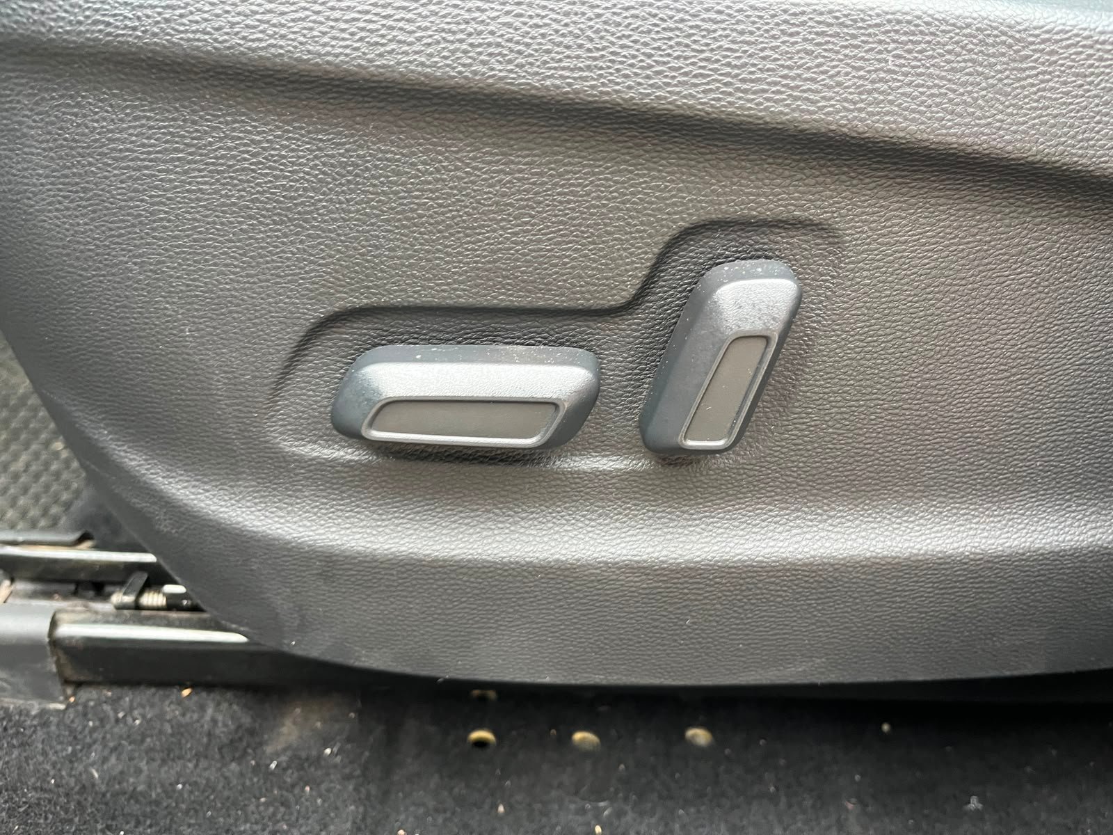 Maxus Euniq 6 — foto 21 de 28