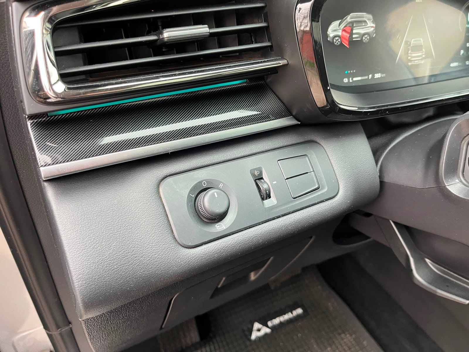 Maxus Euniq 6 — foto 22 de 28
