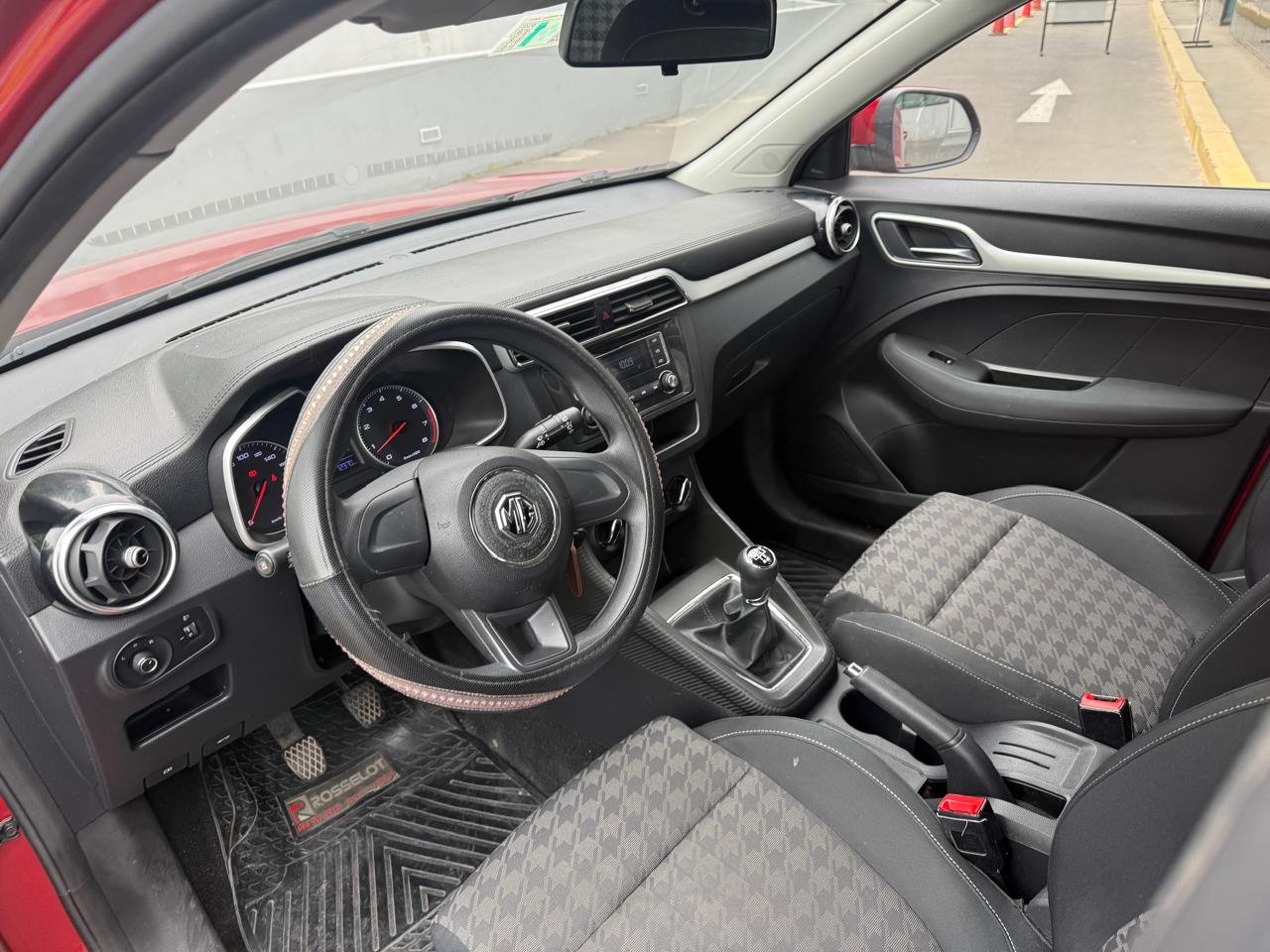 MG Zs — foto 9 de 23