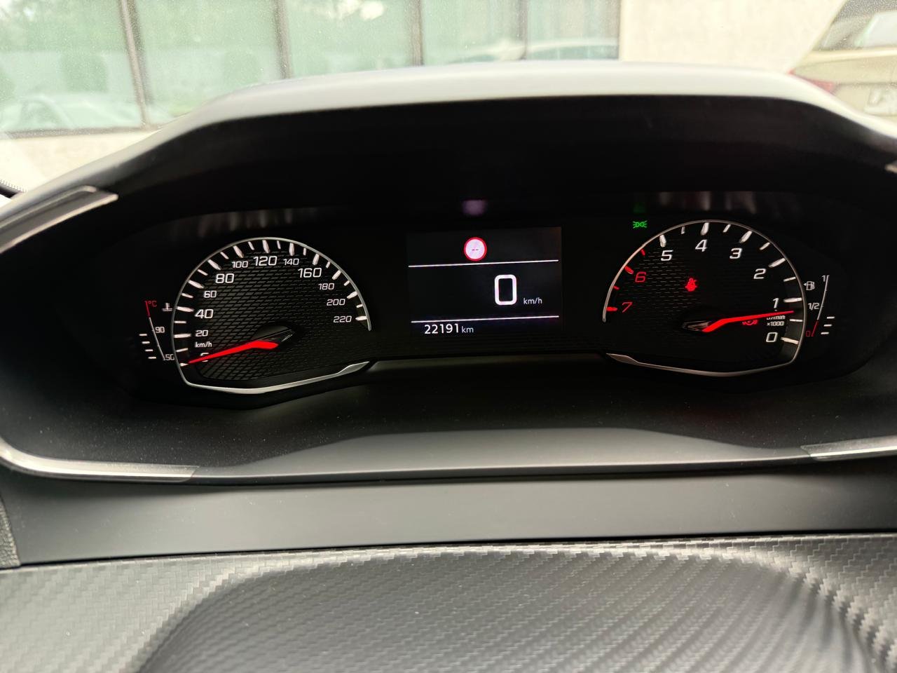 Peugeot 208 — foto 10 de 27