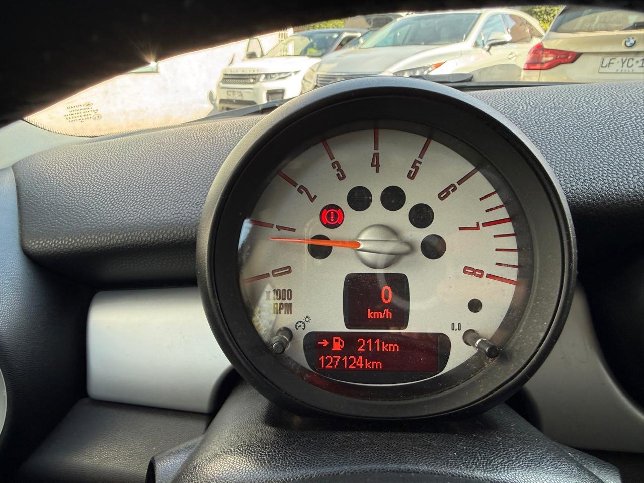 MINI Cooper — foto 11 de 27