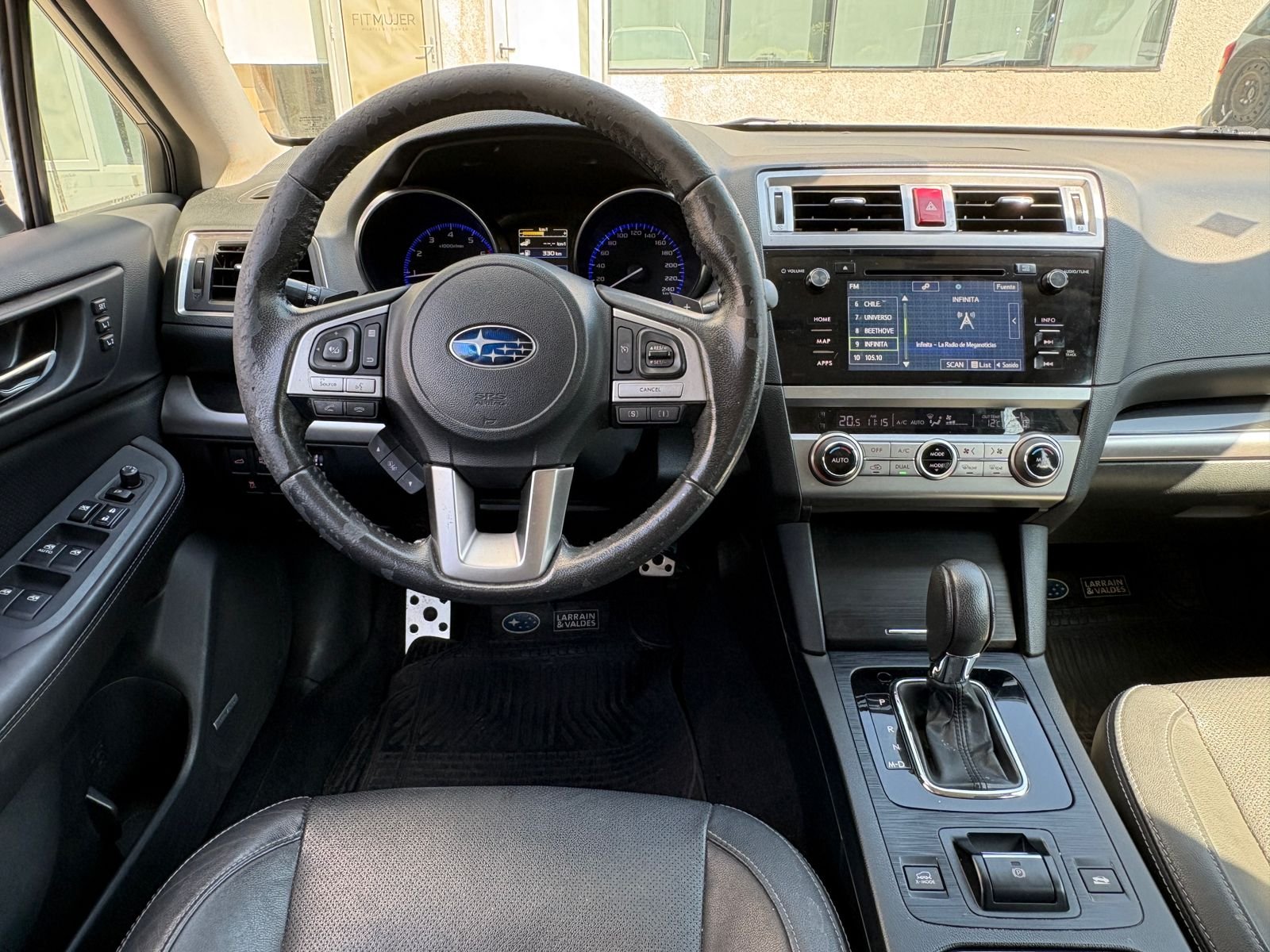Subaru Outback — foto 12 de 27