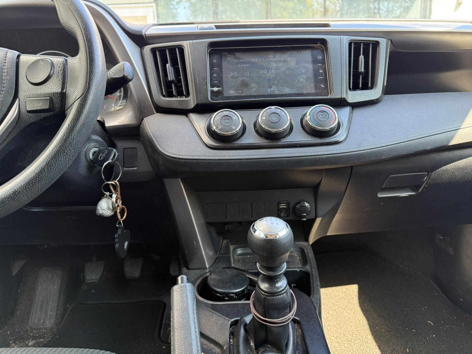 Toyota RAV4 — foto 16 de 25