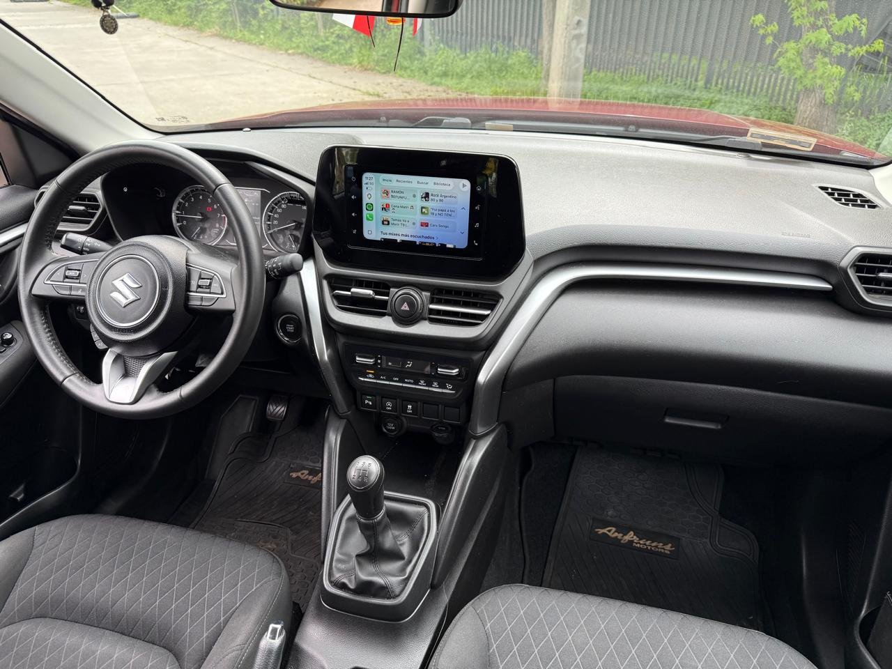 Suzuki Grand Vitara — foto 17 de 26