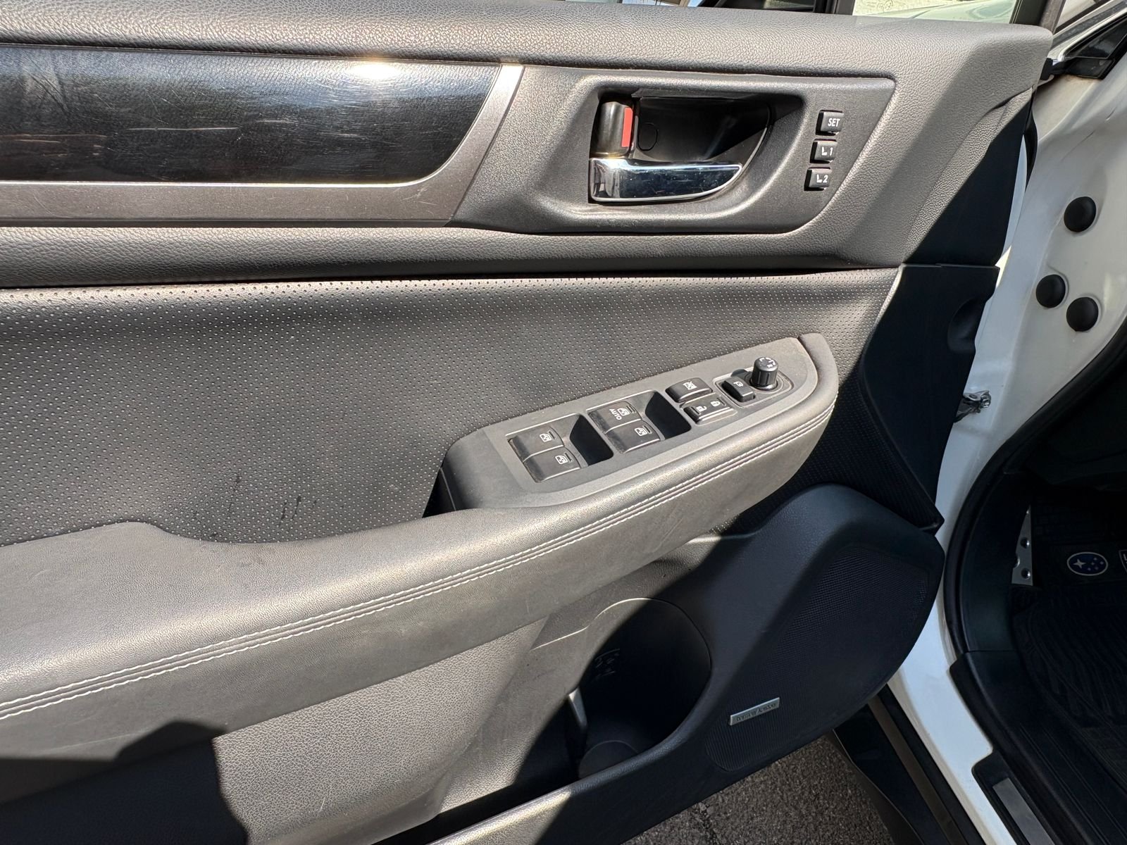 Subaru Outback — foto 18 de 27