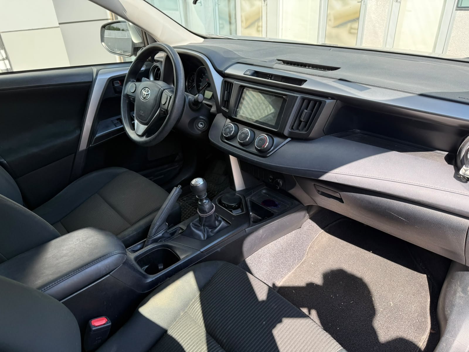 Toyota RAV4 — foto 18 de 25