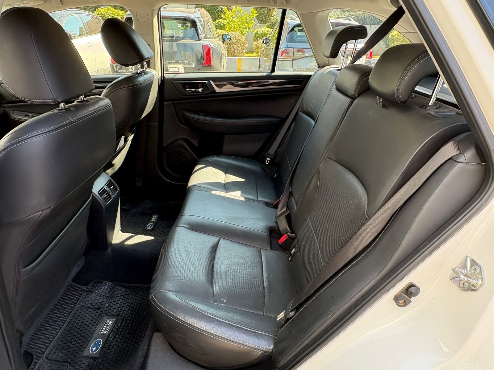 Subaru Outback — foto 25 de 27