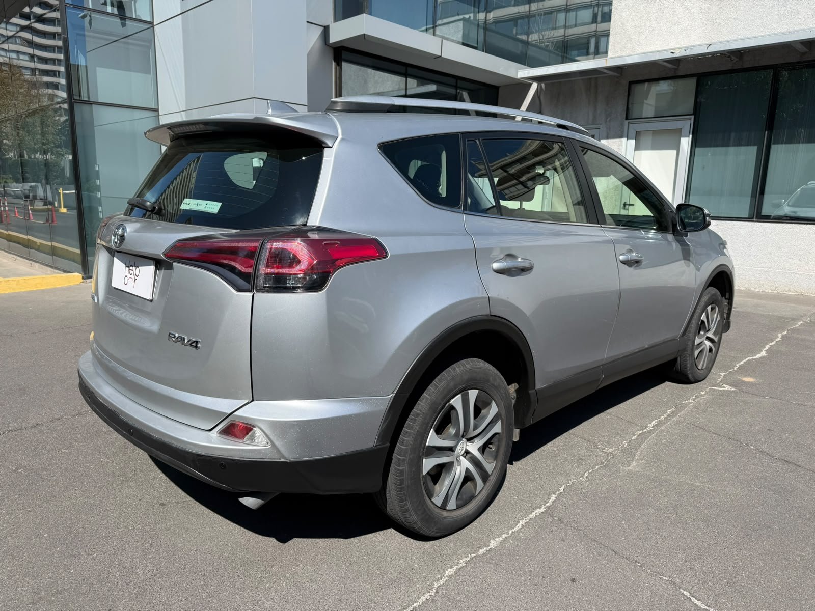 Toyota RAV4 — foto 4 de 25