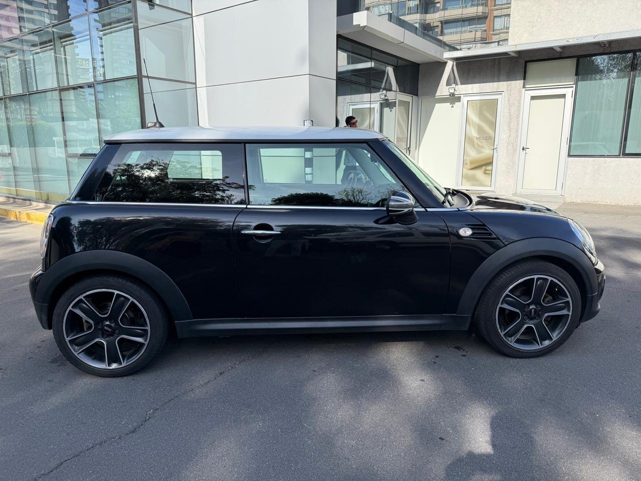 MINI Cooper — foto 5 de 27