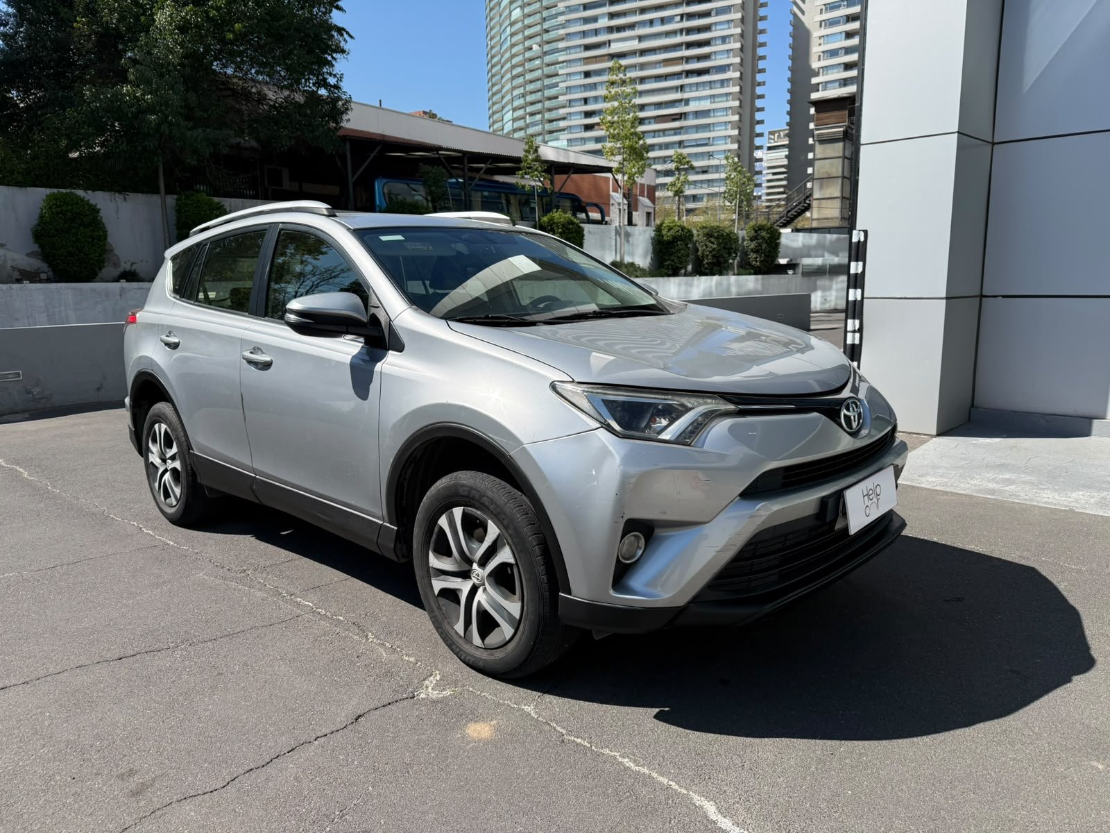 Toyota RAV4 — foto 6 de 25