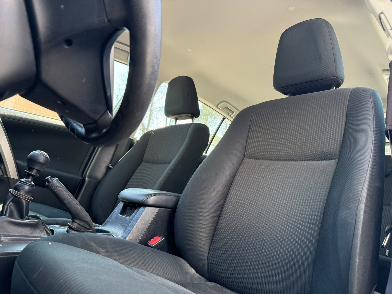 Toyota RAV4 — foto 8 de 25