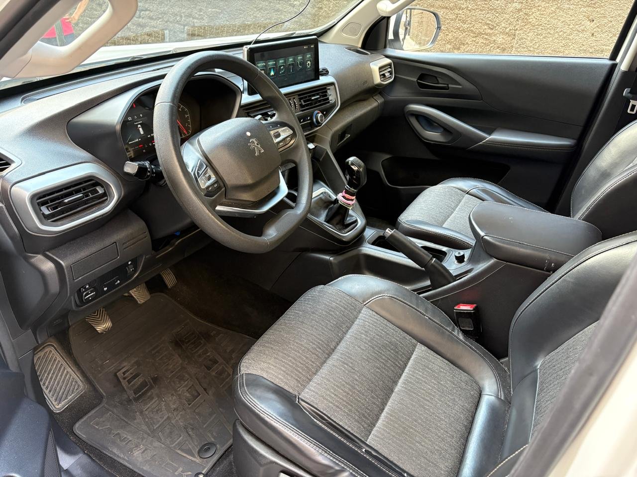 Peugeot Landtrek — foto 7 de 26