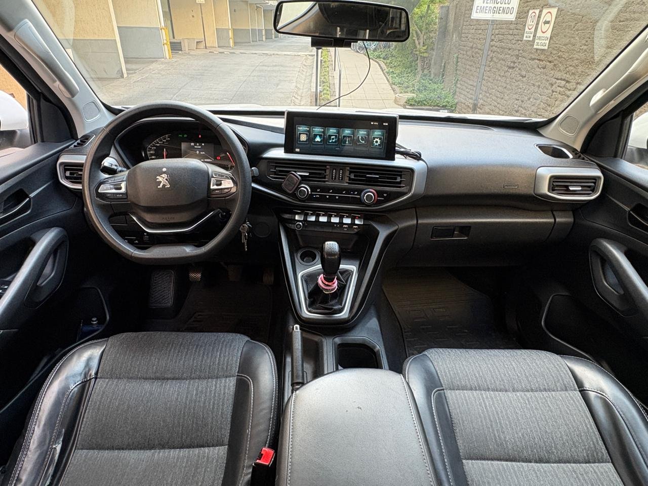 Peugeot Landtrek — foto 10 de 26