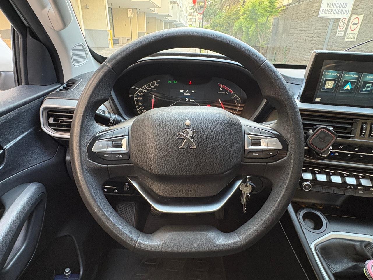 Peugeot Landtrek — foto 12 de 26
