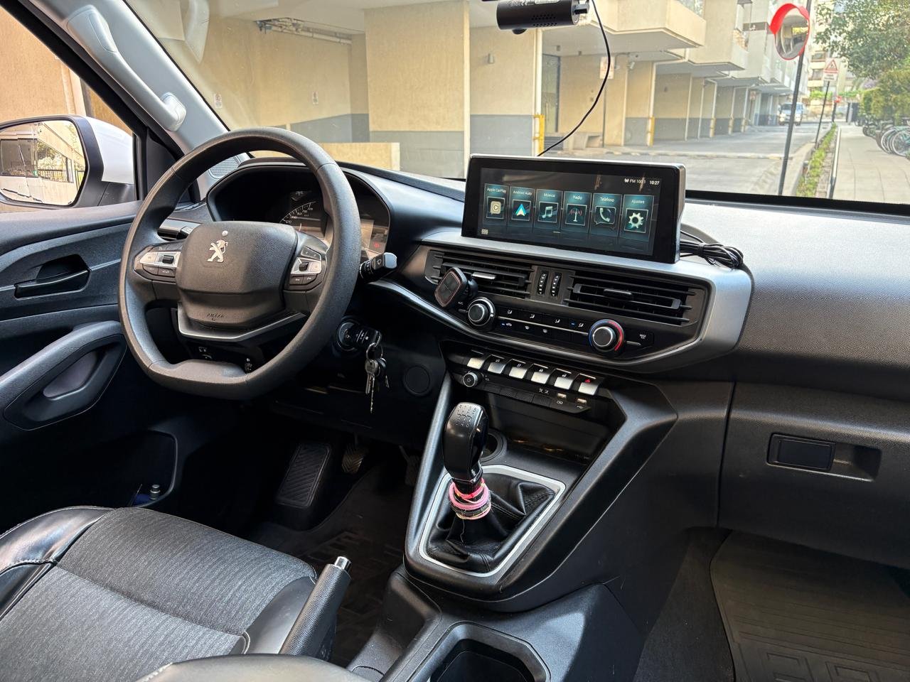 Peugeot Landtrek — foto 24 de 26