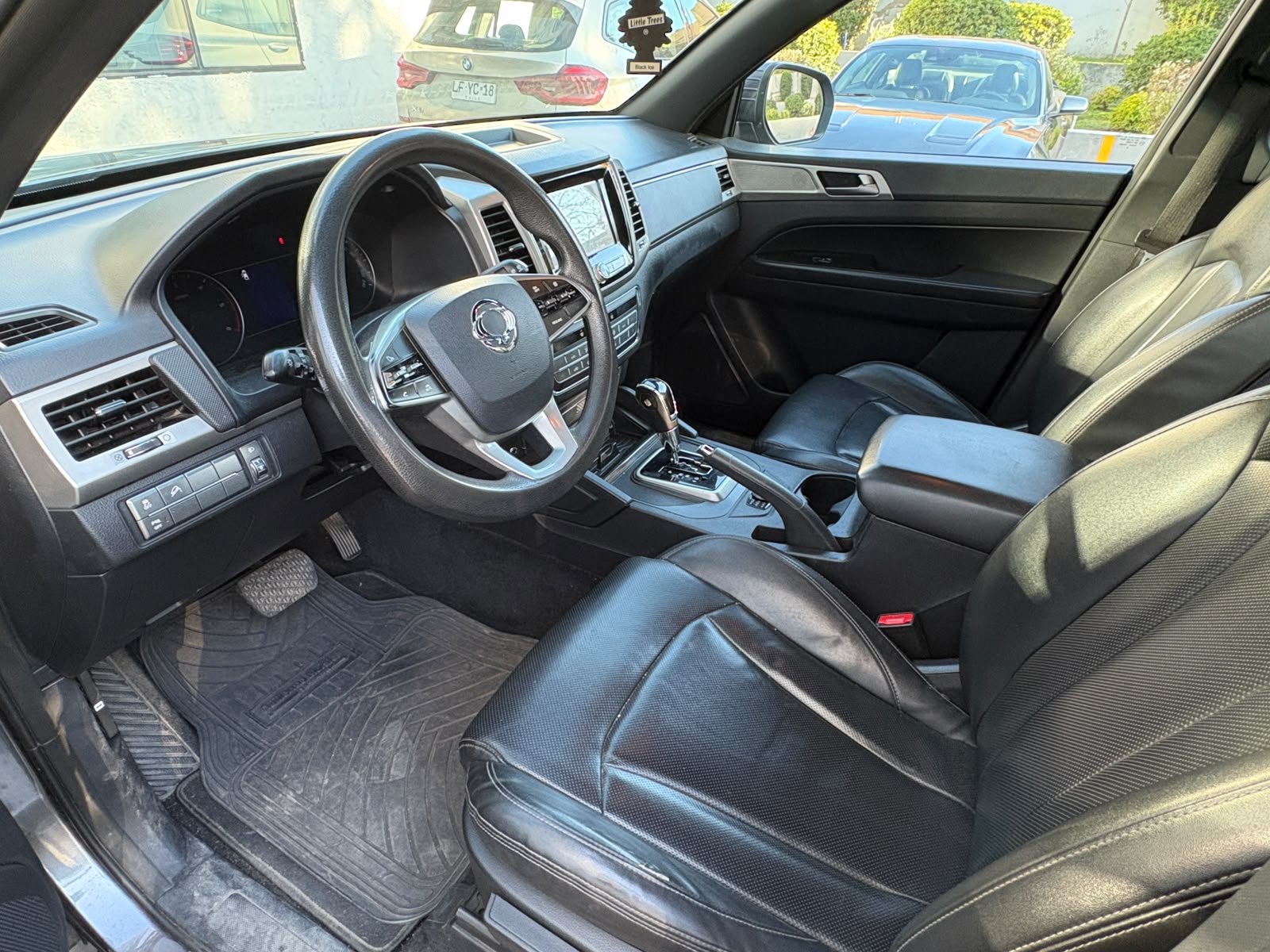 SsangYong Musso — foto 8 de 28