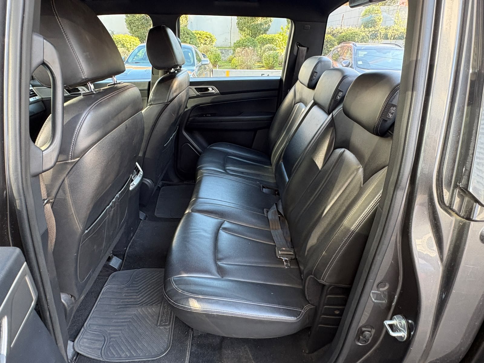 SsangYong Musso — foto 9 de 28