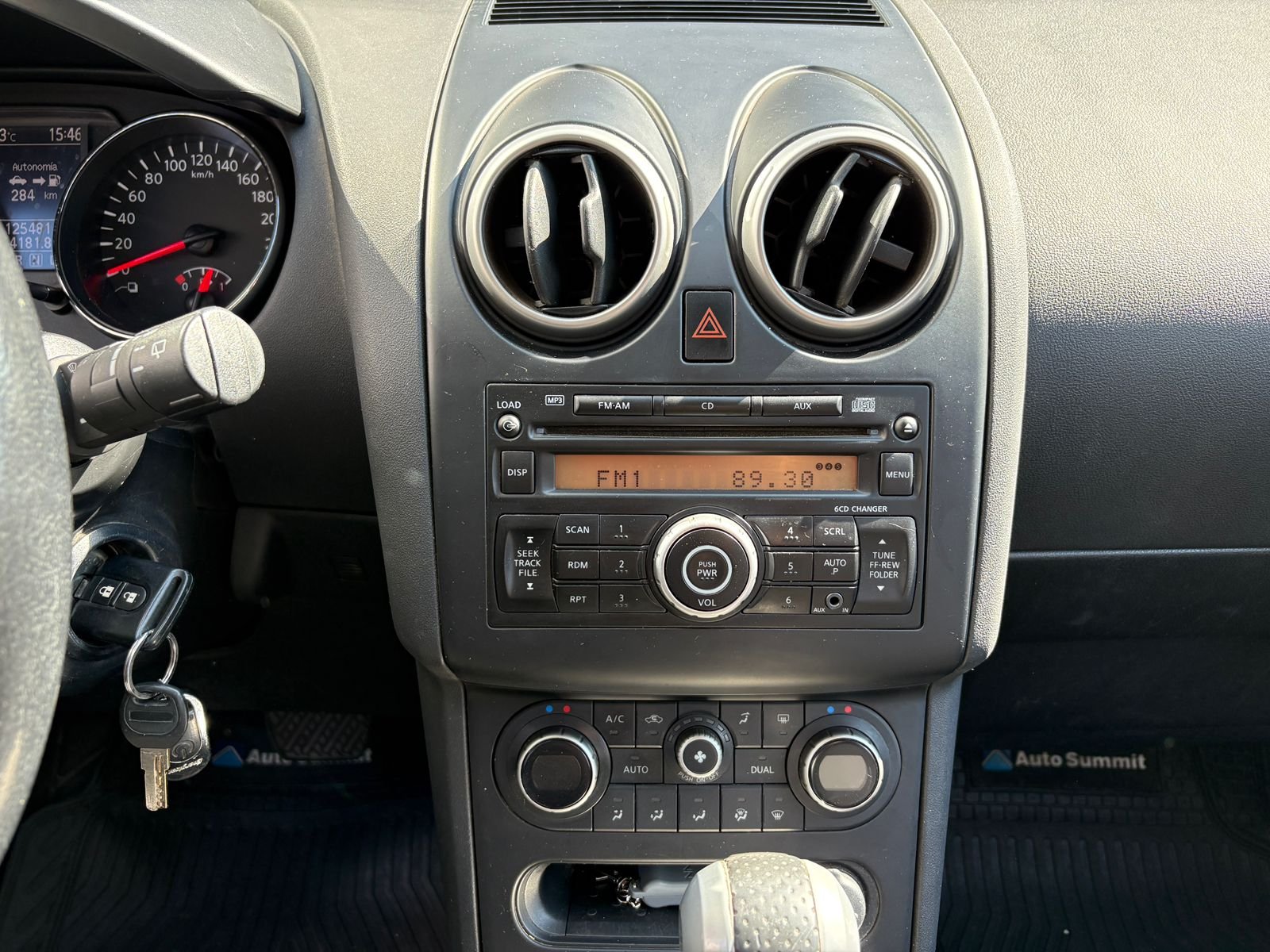 Nissan Qashqai — foto 15 de 29
