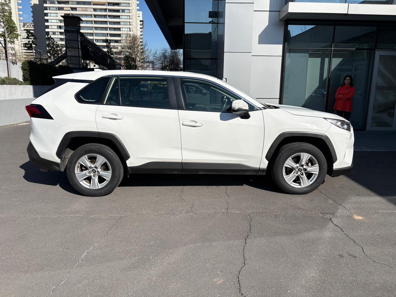 Toyota RAV4 — foto 5 de 24