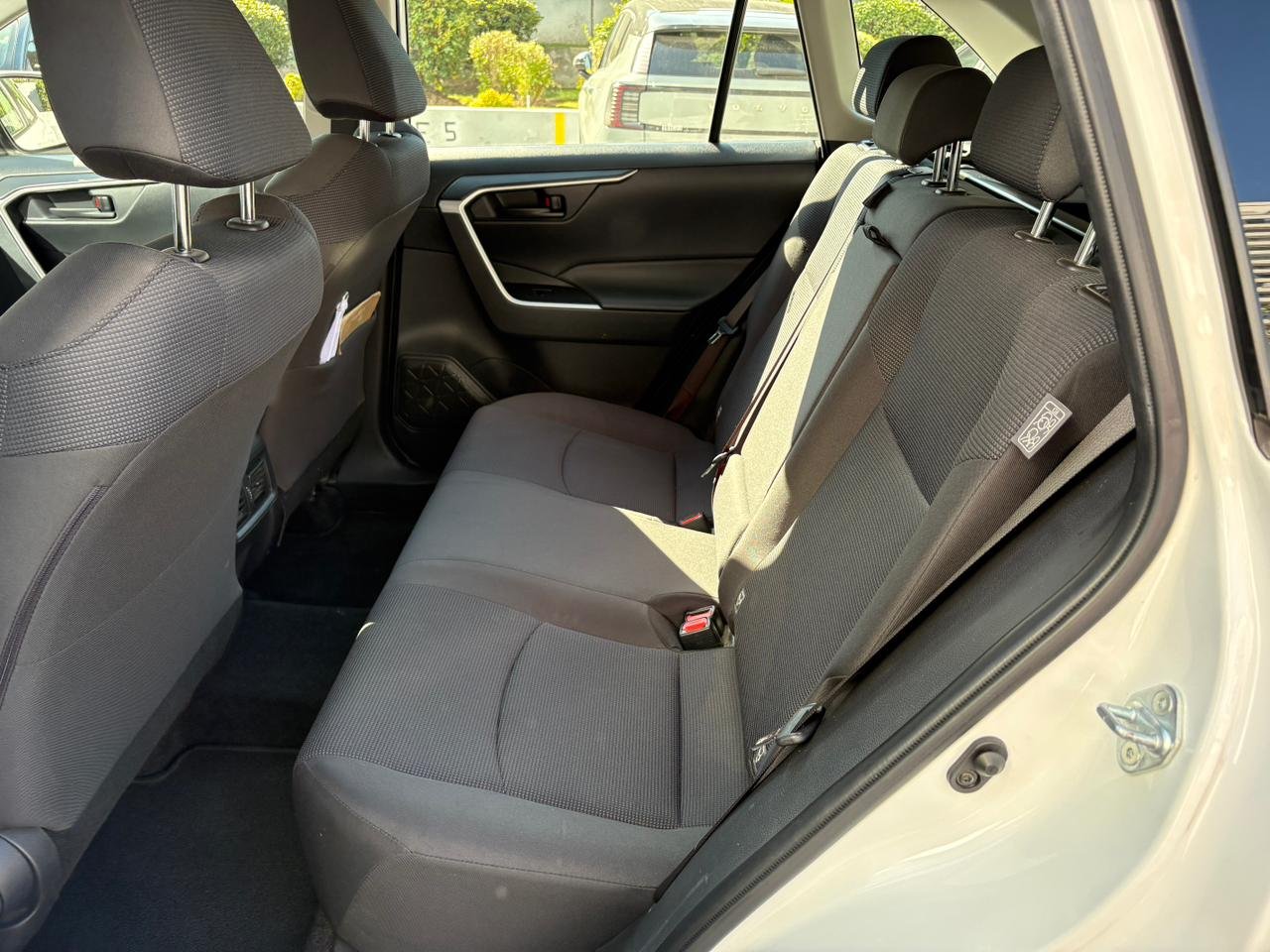 Toyota RAV4 — foto 9 de 24