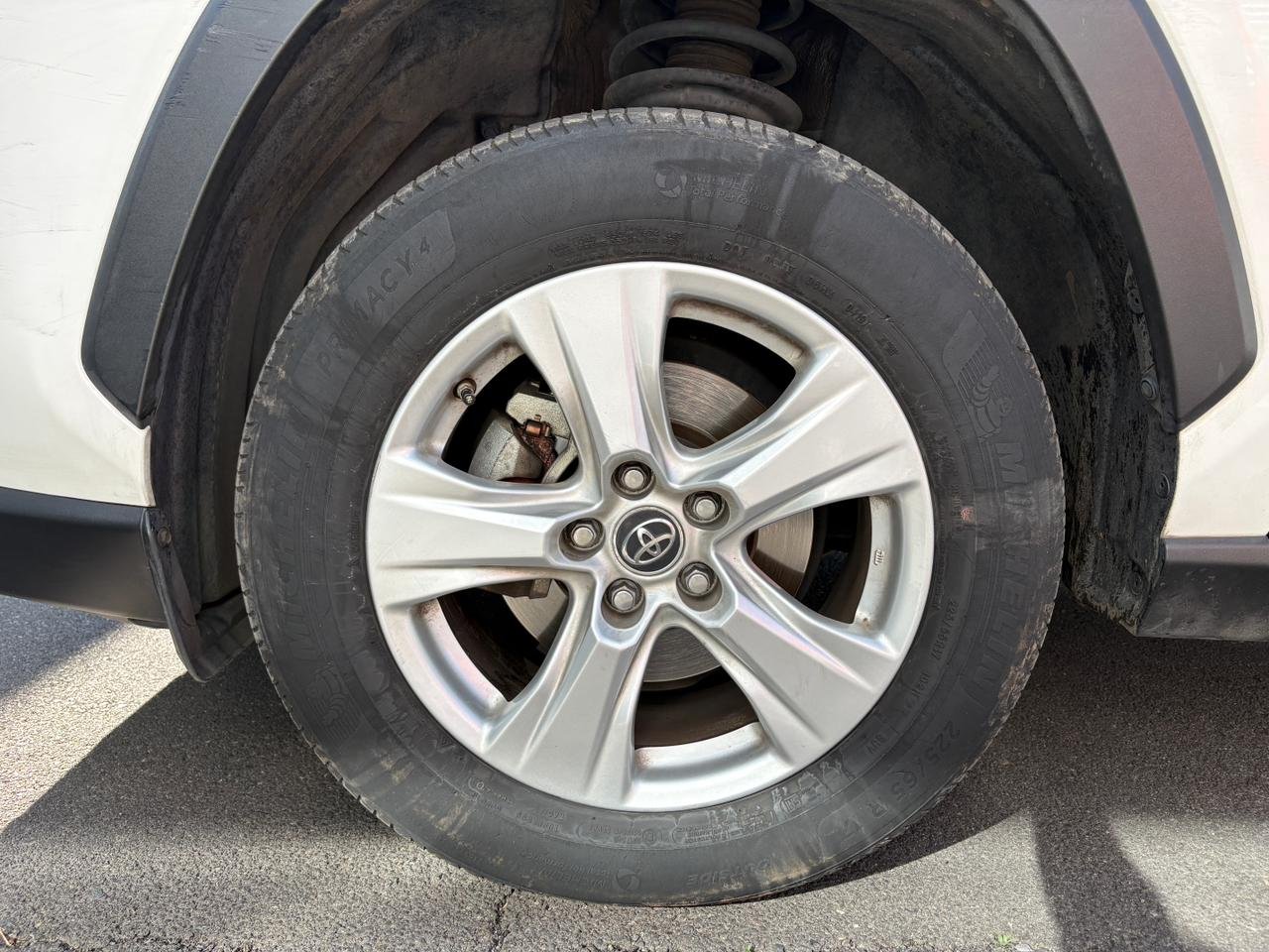 Toyota RAV4 — foto 19 de 24