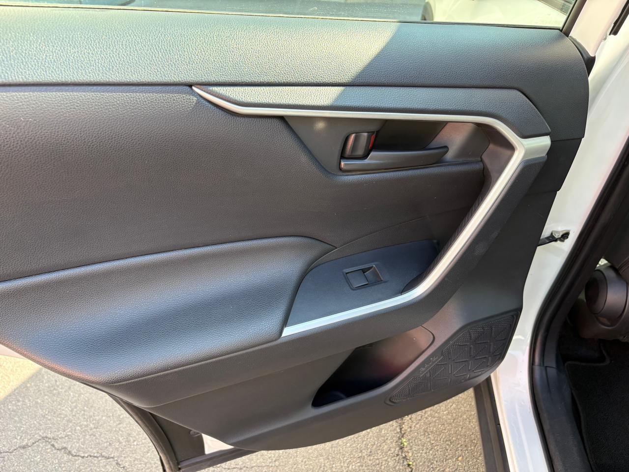 Toyota RAV4 — foto 20 de 24