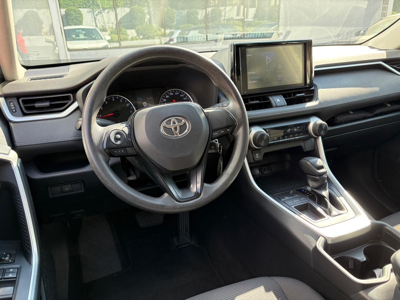 Toyota RAV4 — foto 23 de 24