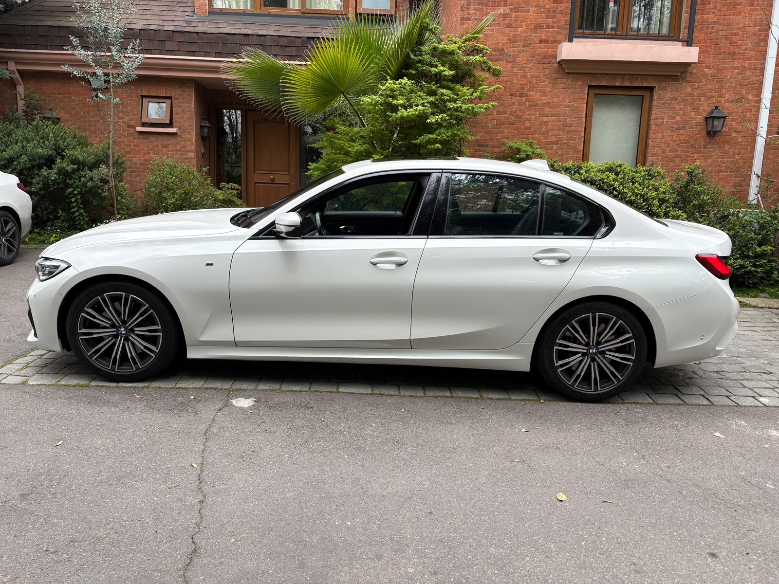 BMW 330I