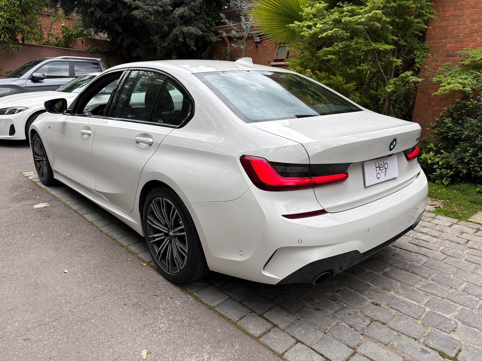BMW 330I — foto 2 de 32