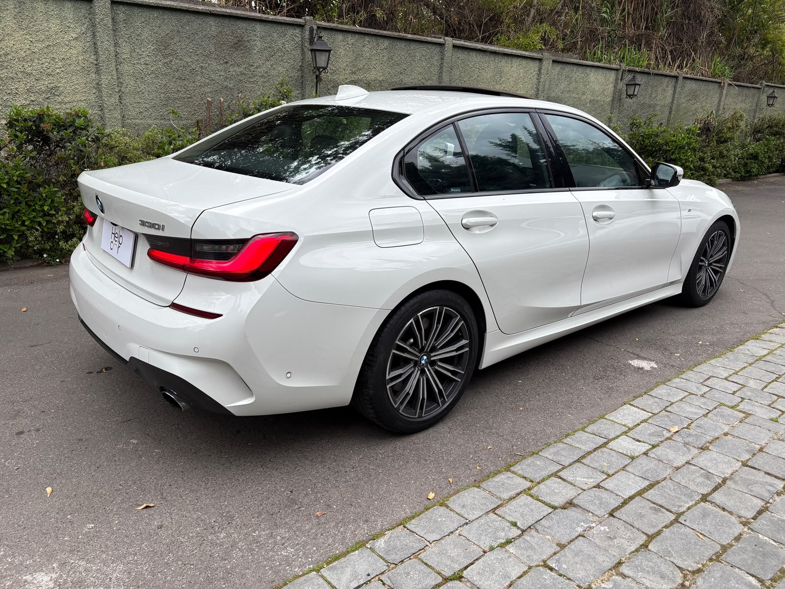 BMW 330I — foto 4 de 32