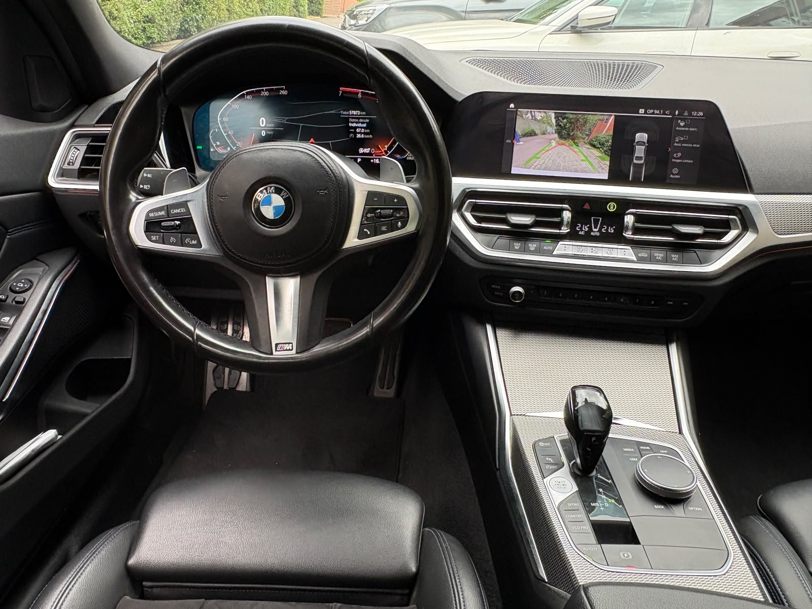 BMW 330I — foto 12 de 32