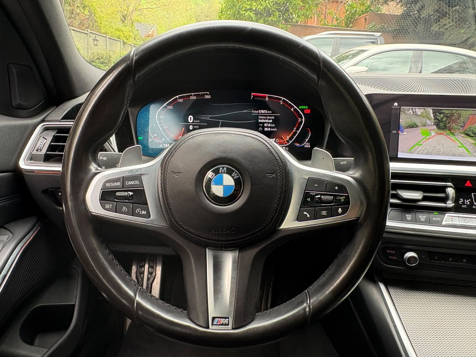 BMW 330I — foto 13 de 32
