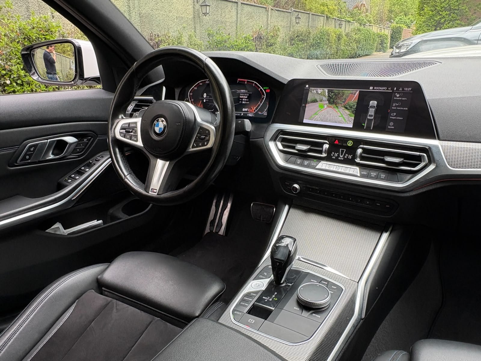 BMW 330I — foto 22 de 32