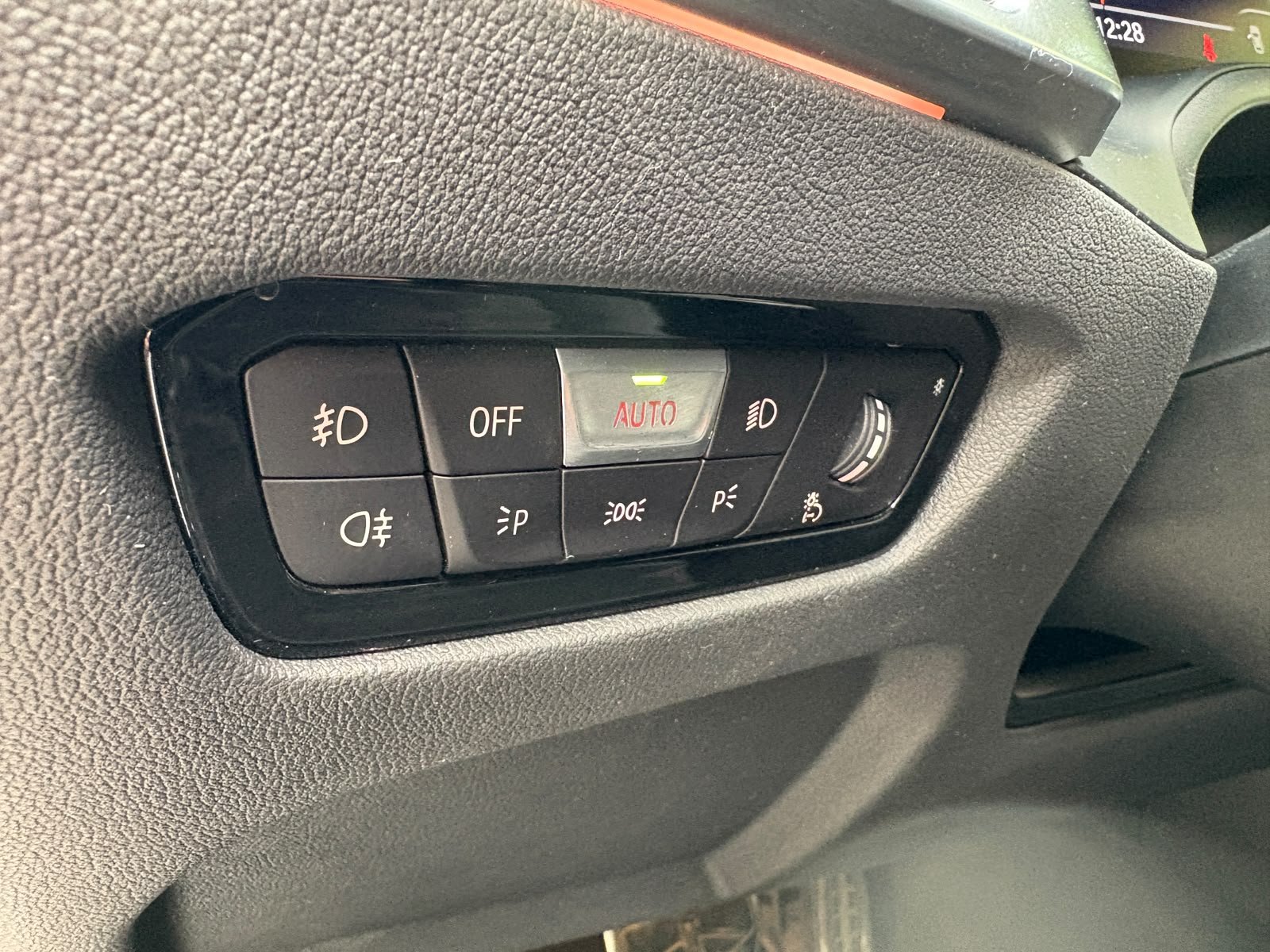 BMW 330I — foto 23 de 32