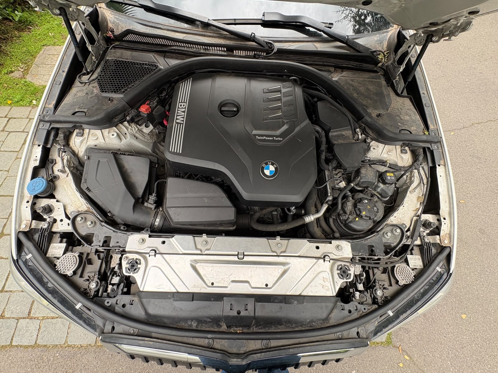 BMW 330I — foto 28 de 32