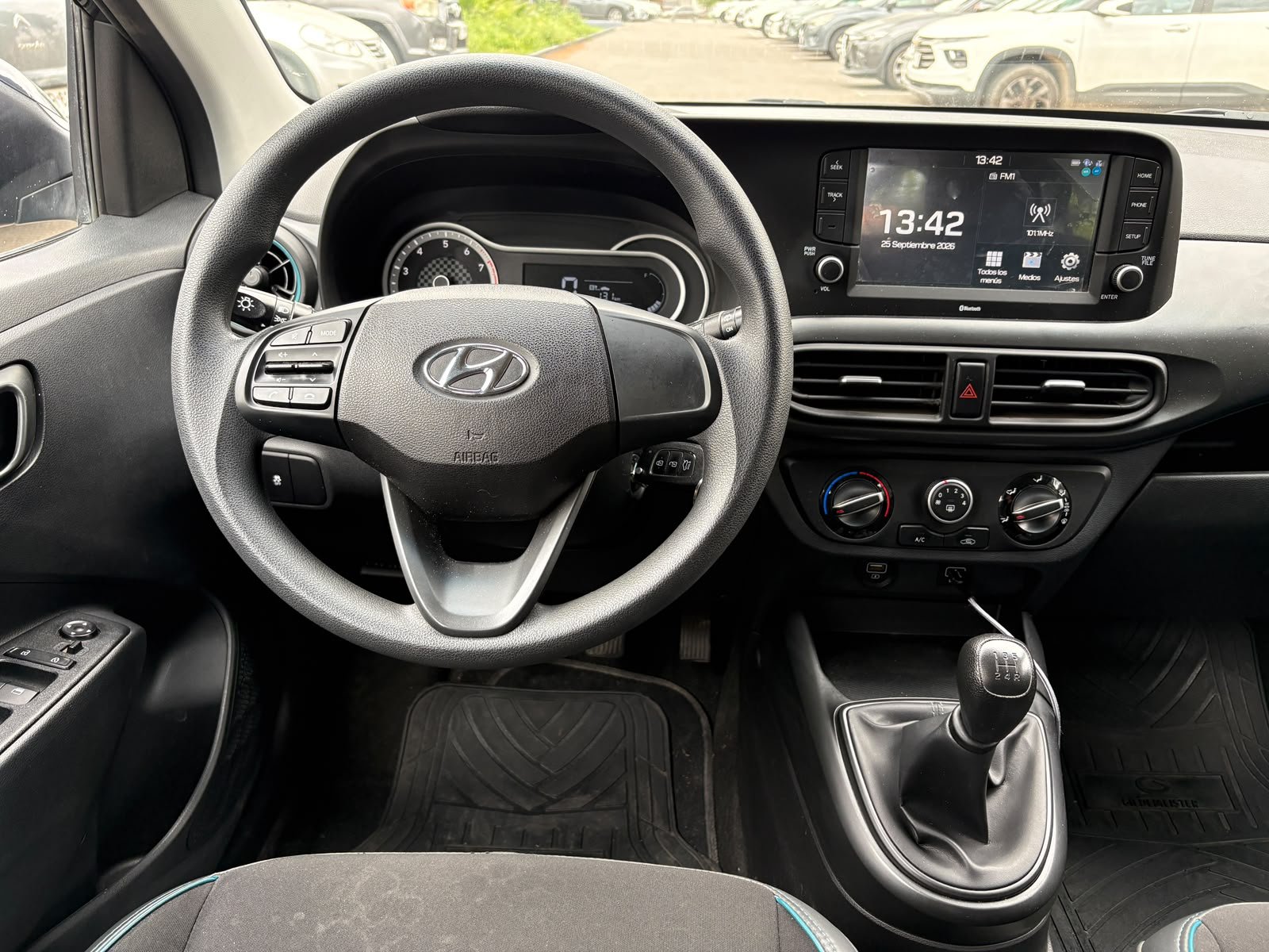 Hyundai Grand I10 — foto 12 de 27