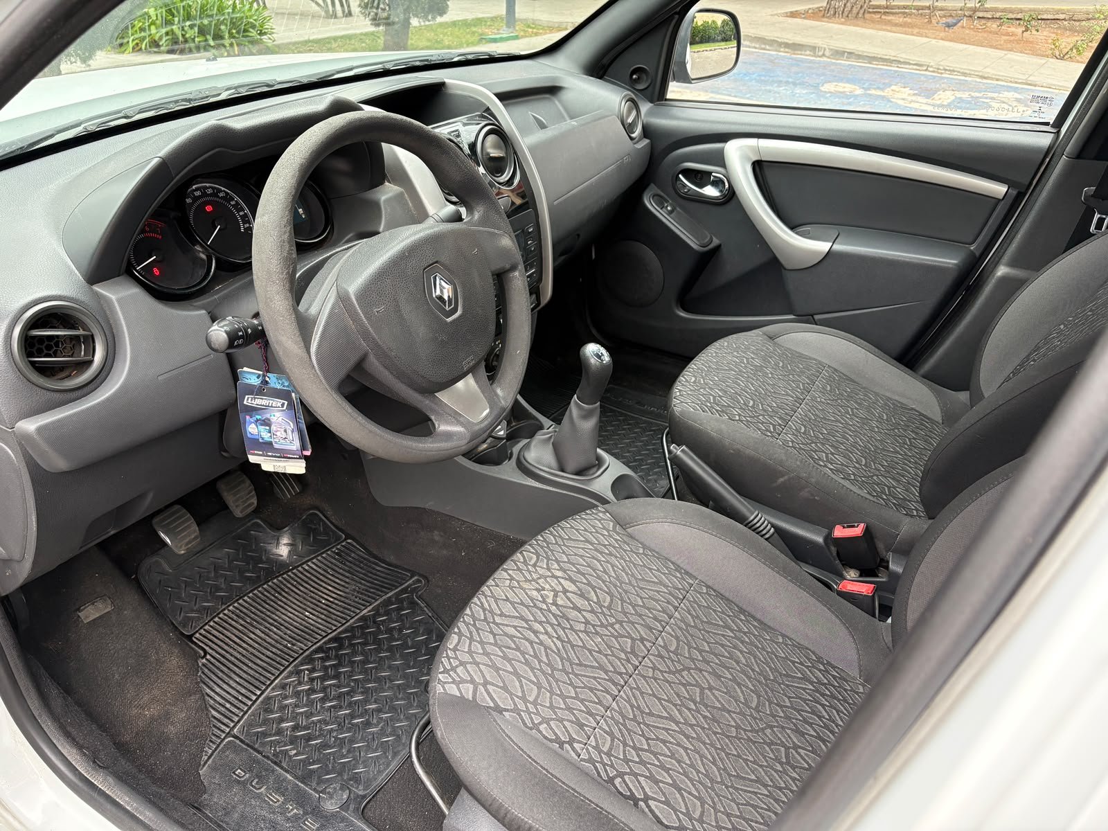 Renault Oroch — foto 8 de 28