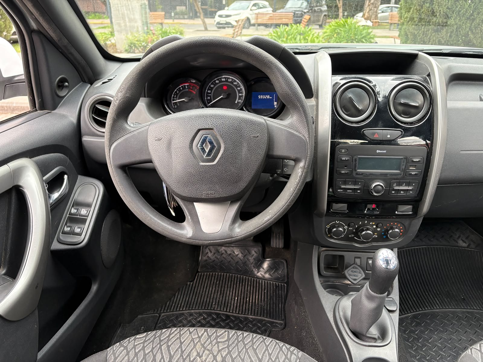 Renault Oroch — foto 12 de 28