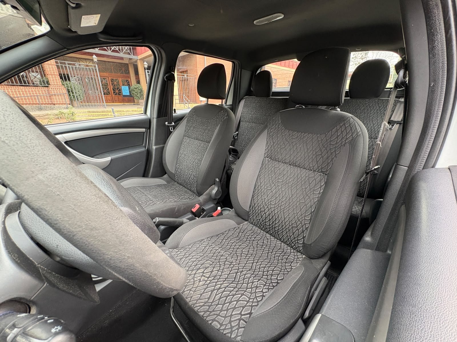 Renault Oroch — foto 18 de 28