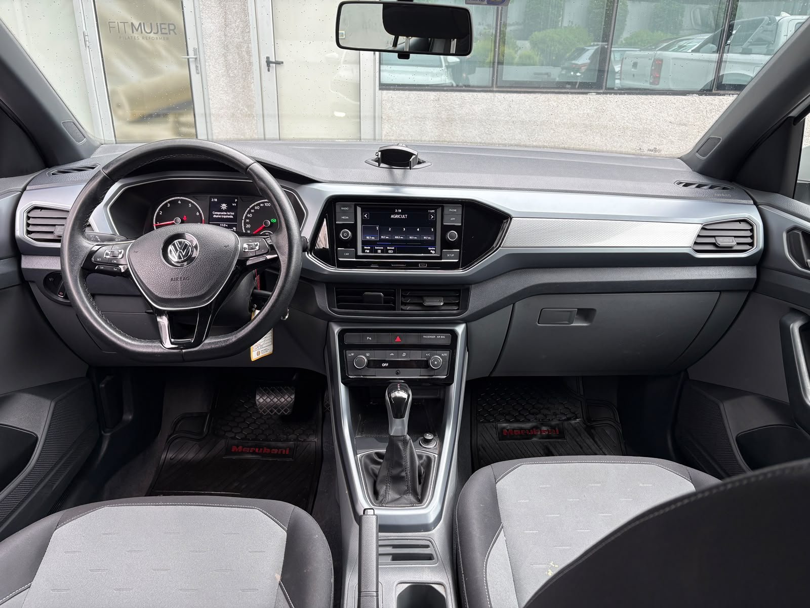 Volkswagen T-Cross — foto 12 de 23