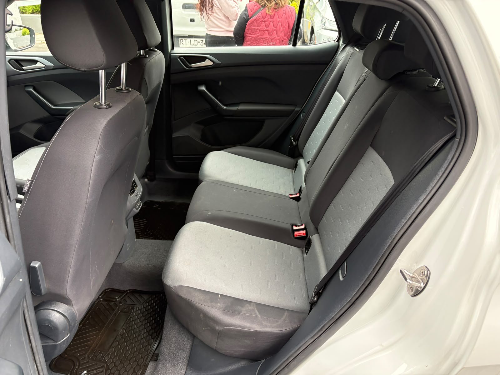 Volkswagen T-Cross — foto 22 de 23