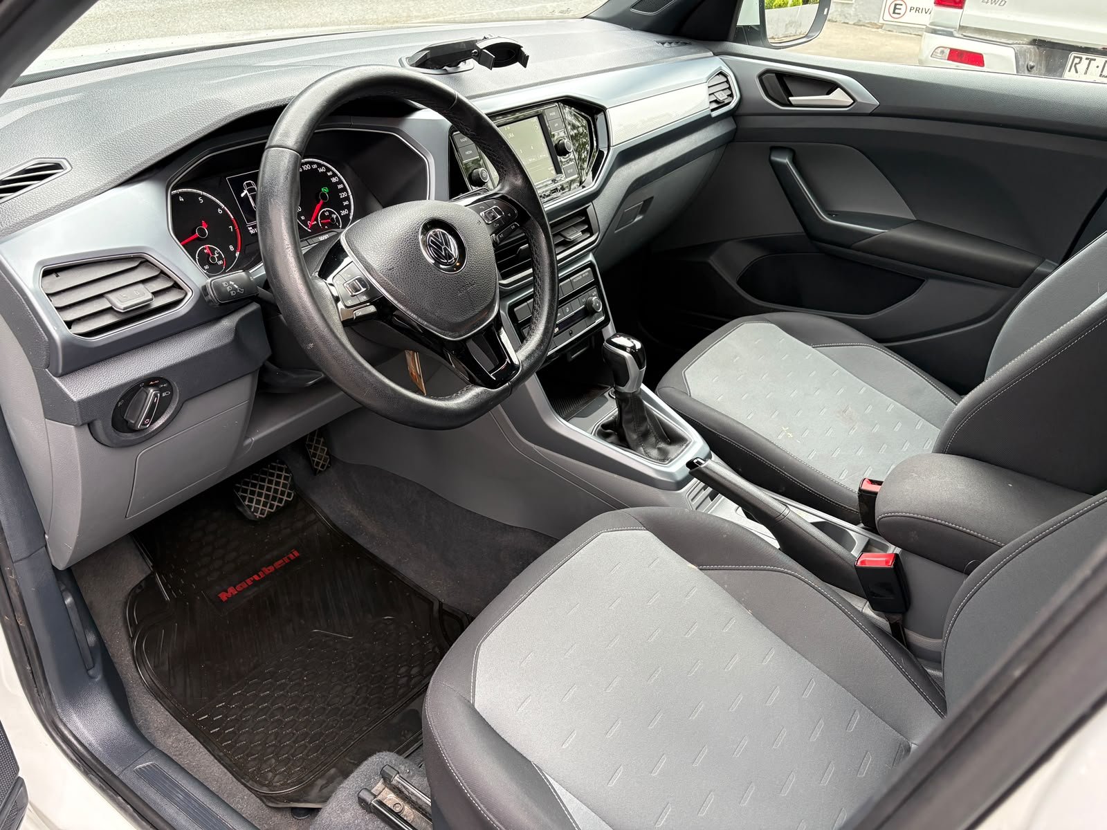 Volkswagen T-Cross — foto 8 de 23