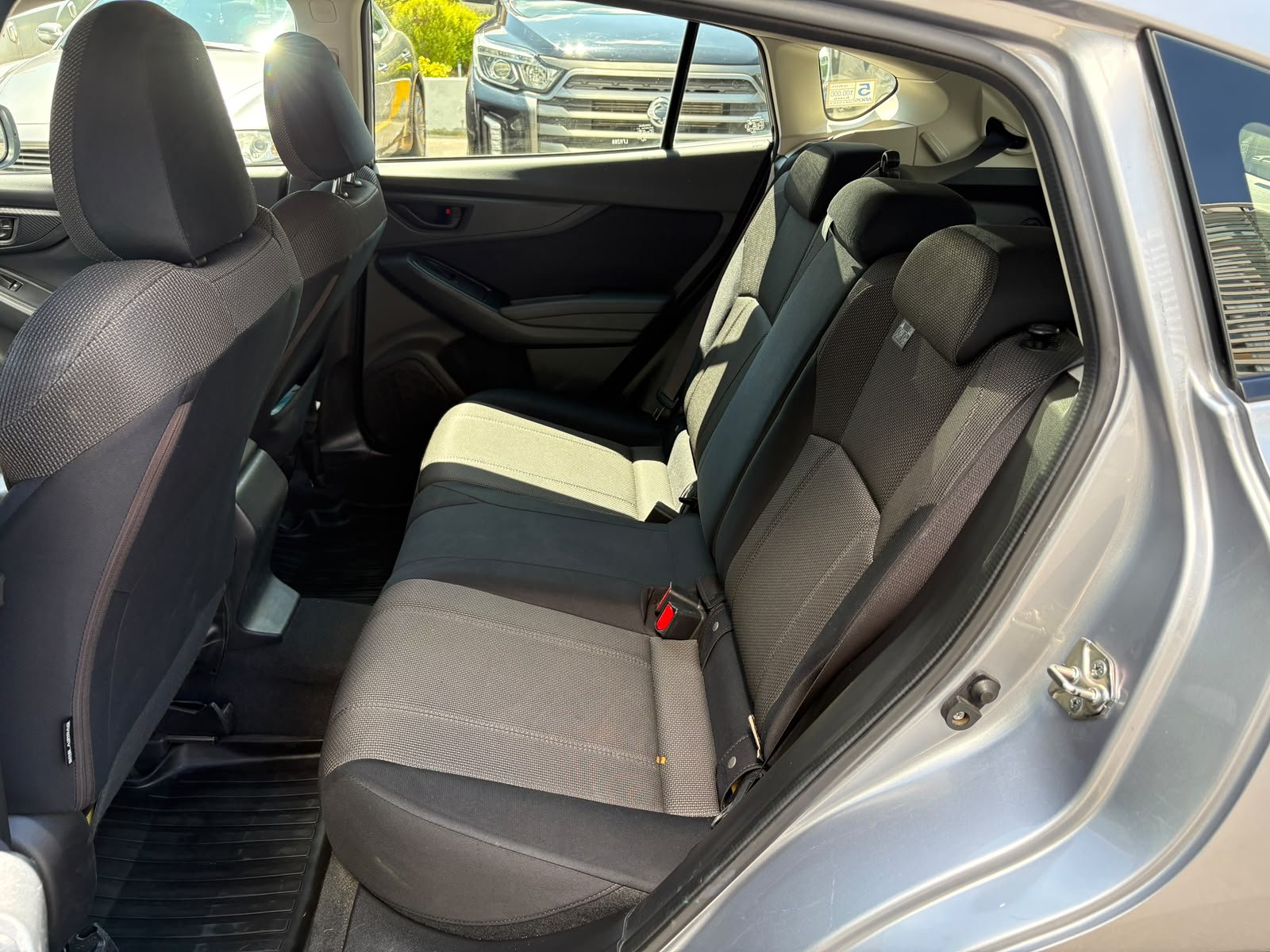 Subaru Impreza — foto 9 de 26