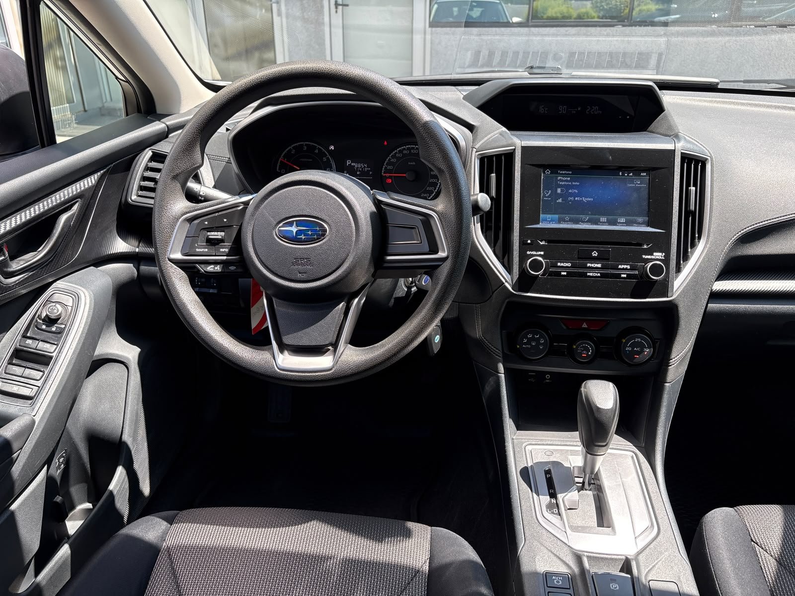 Subaru Impreza — foto 12 de 26