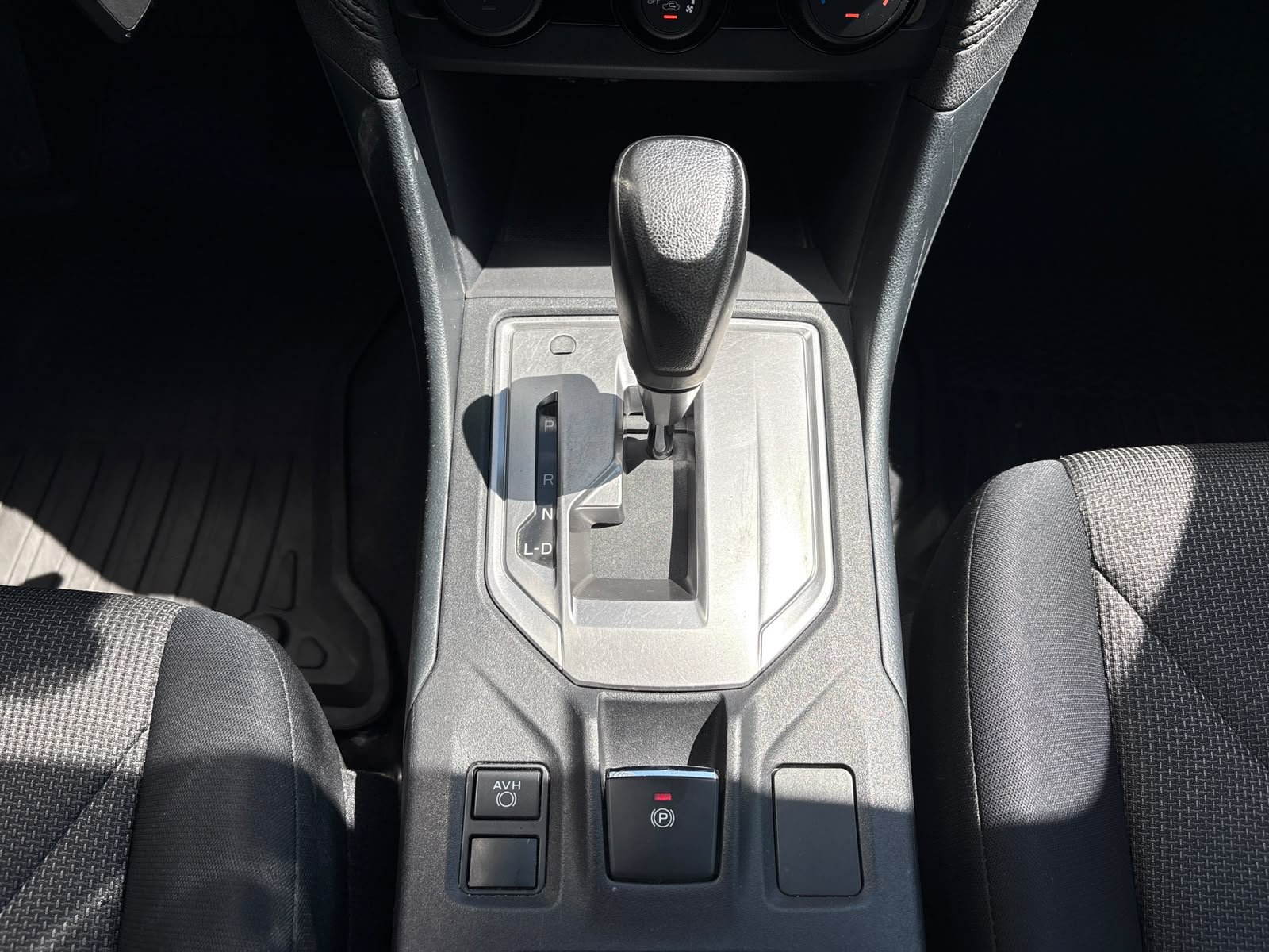 Subaru Impreza — foto 15 de 26
