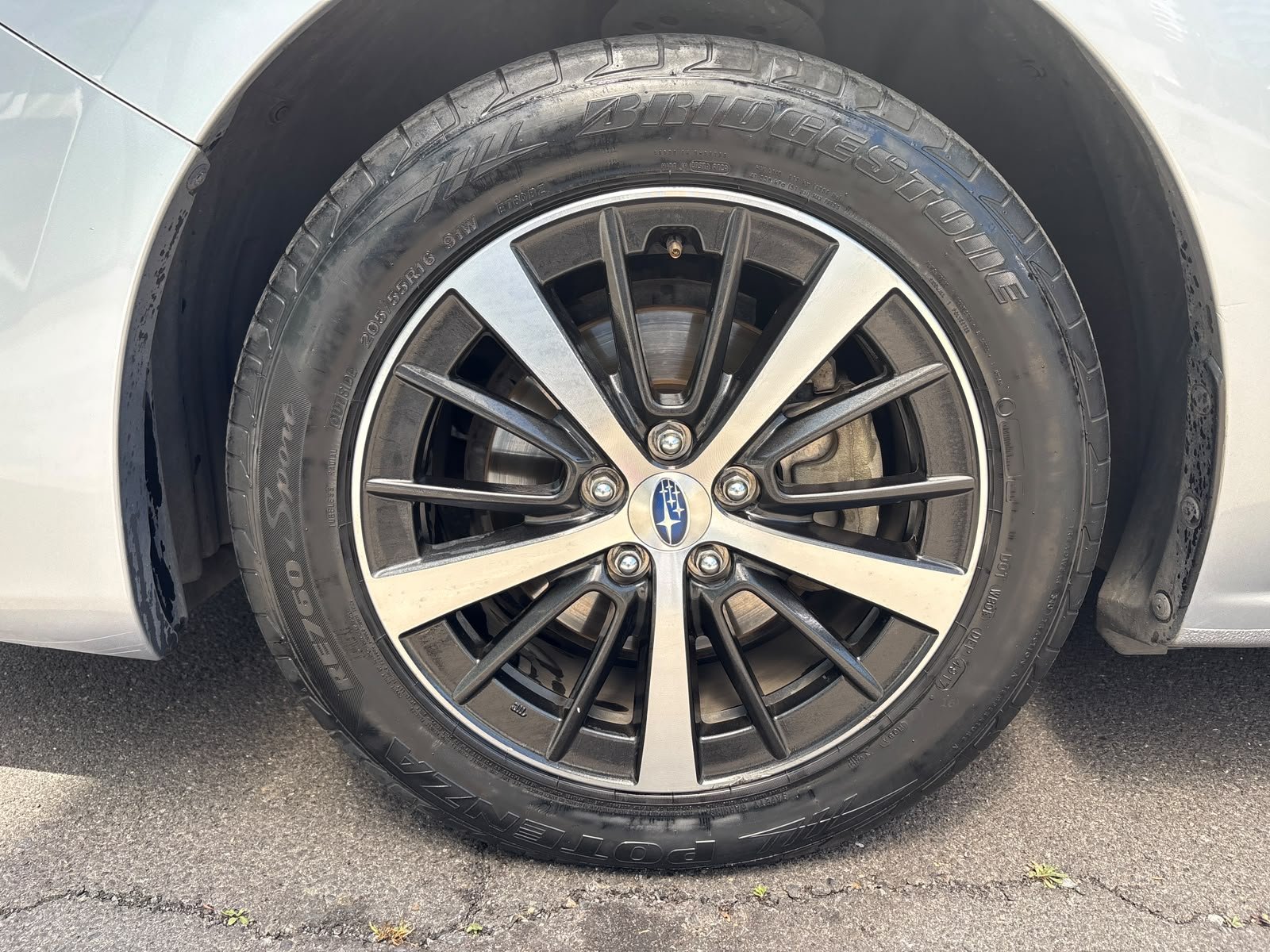 Subaru Impreza — foto 19 de 26